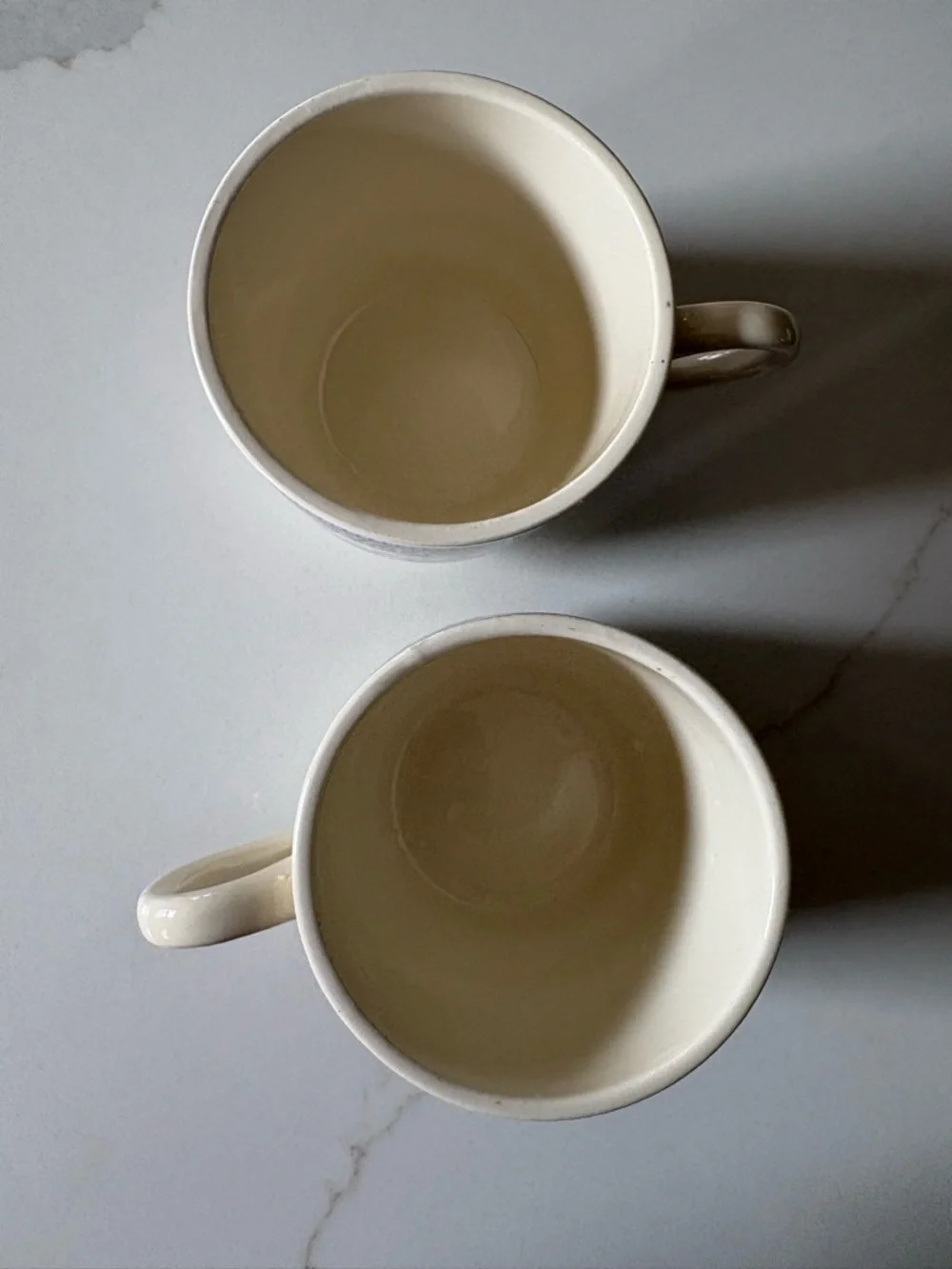 Blue Willow Pattern Ceramic Mugs - Ivory and Blue, Set of 2 Vintage VGUC - Picture 4 of 6